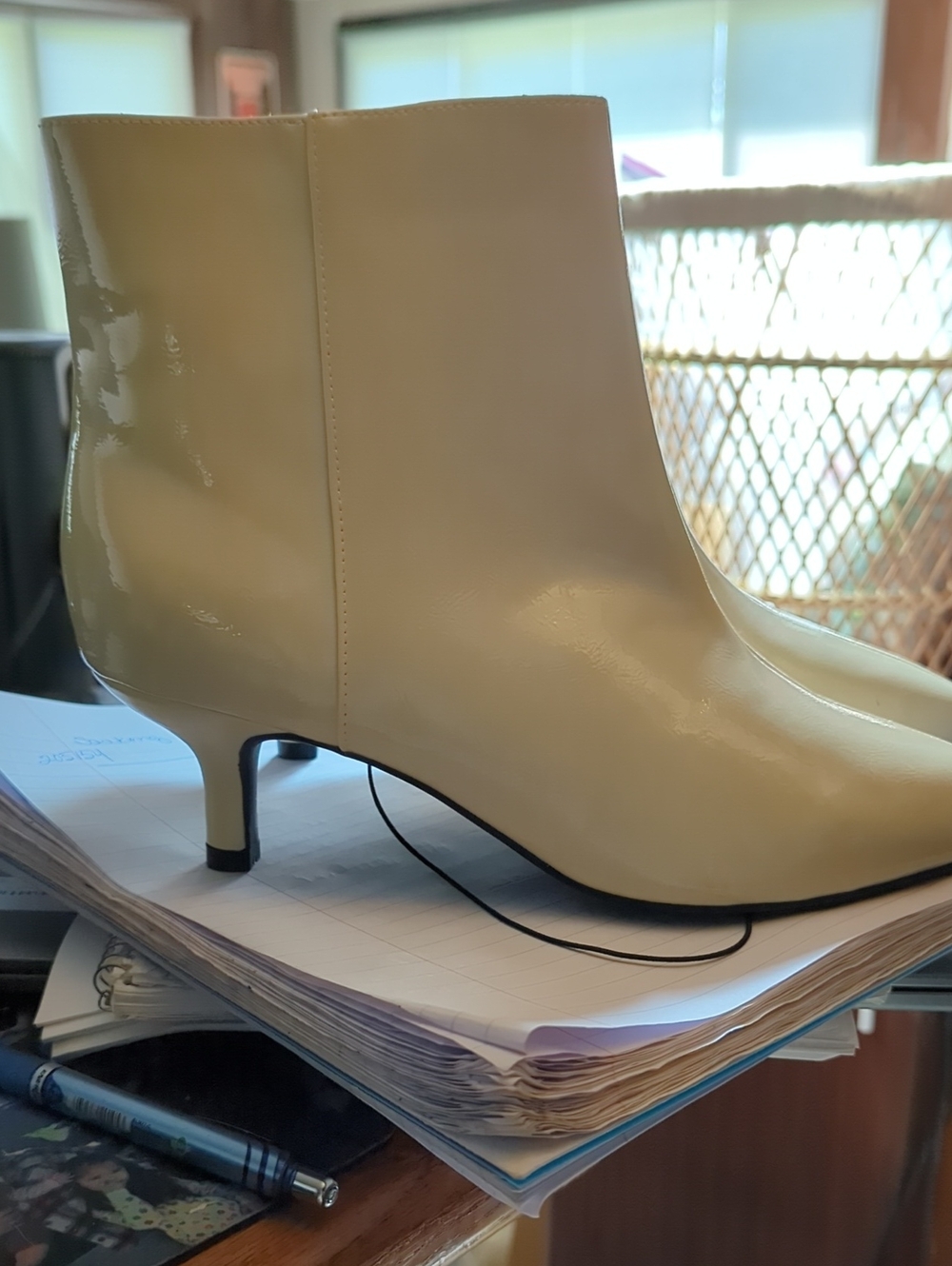 Nwt Worthington Off White faux Lthr Ankle  Sidezip Kitten Heel Booties Sz 8.5